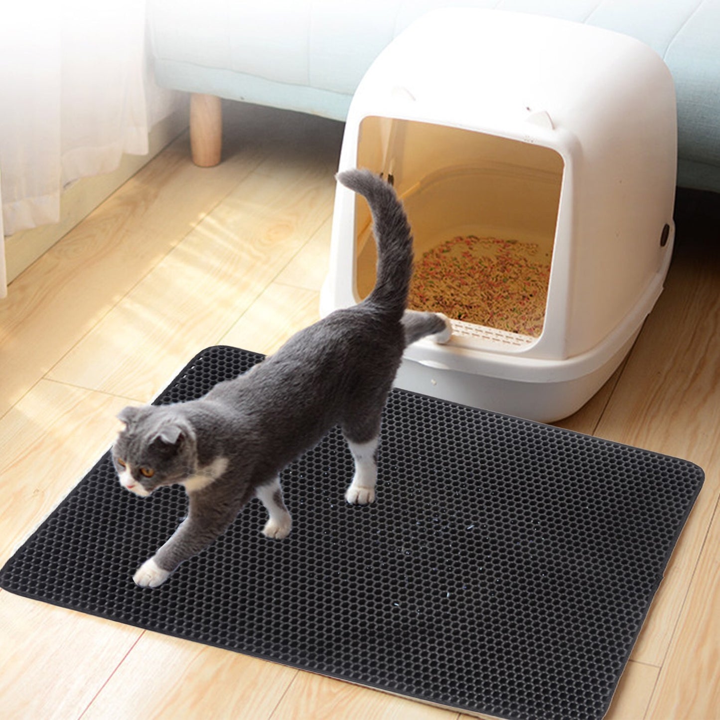 Cat litter mat double layer honeycomb design for trapping litter and protecting floors cat model shot