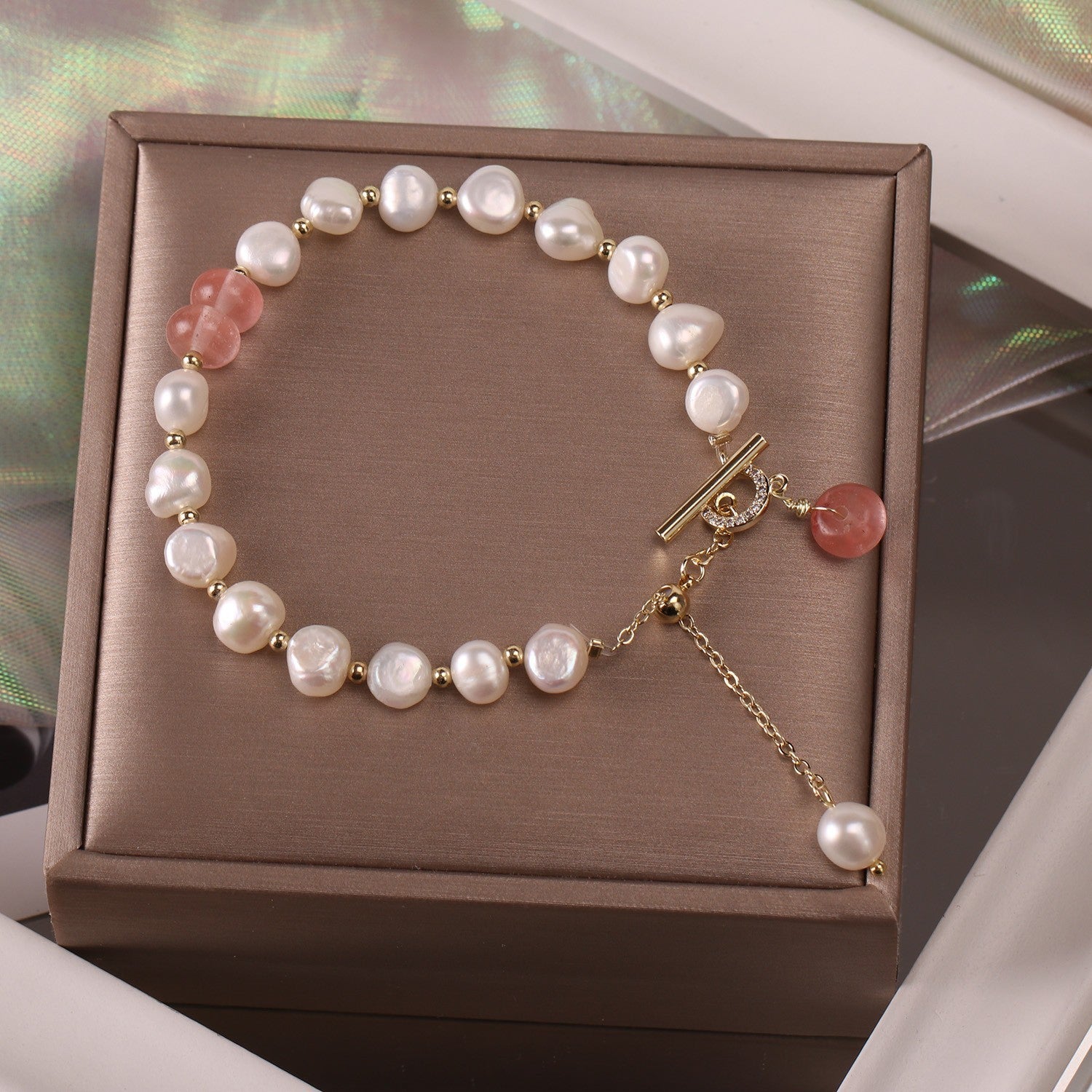 Freshwater pearl adjustable bracelet with elegant minimalist design in pink color (Color: Pink)