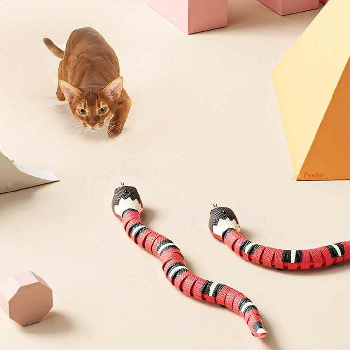 Interactive snake toy for cats realistic moving snake toy with smart sensing depiction of play with a cat