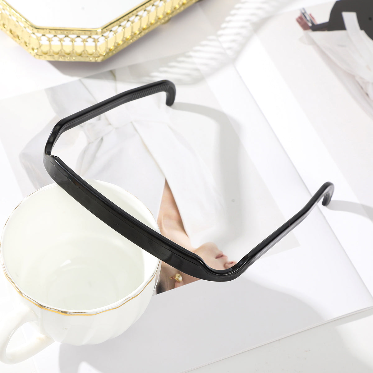 Invisible hair headband in black color thin no slip headband for everyday styling (Color: Black)