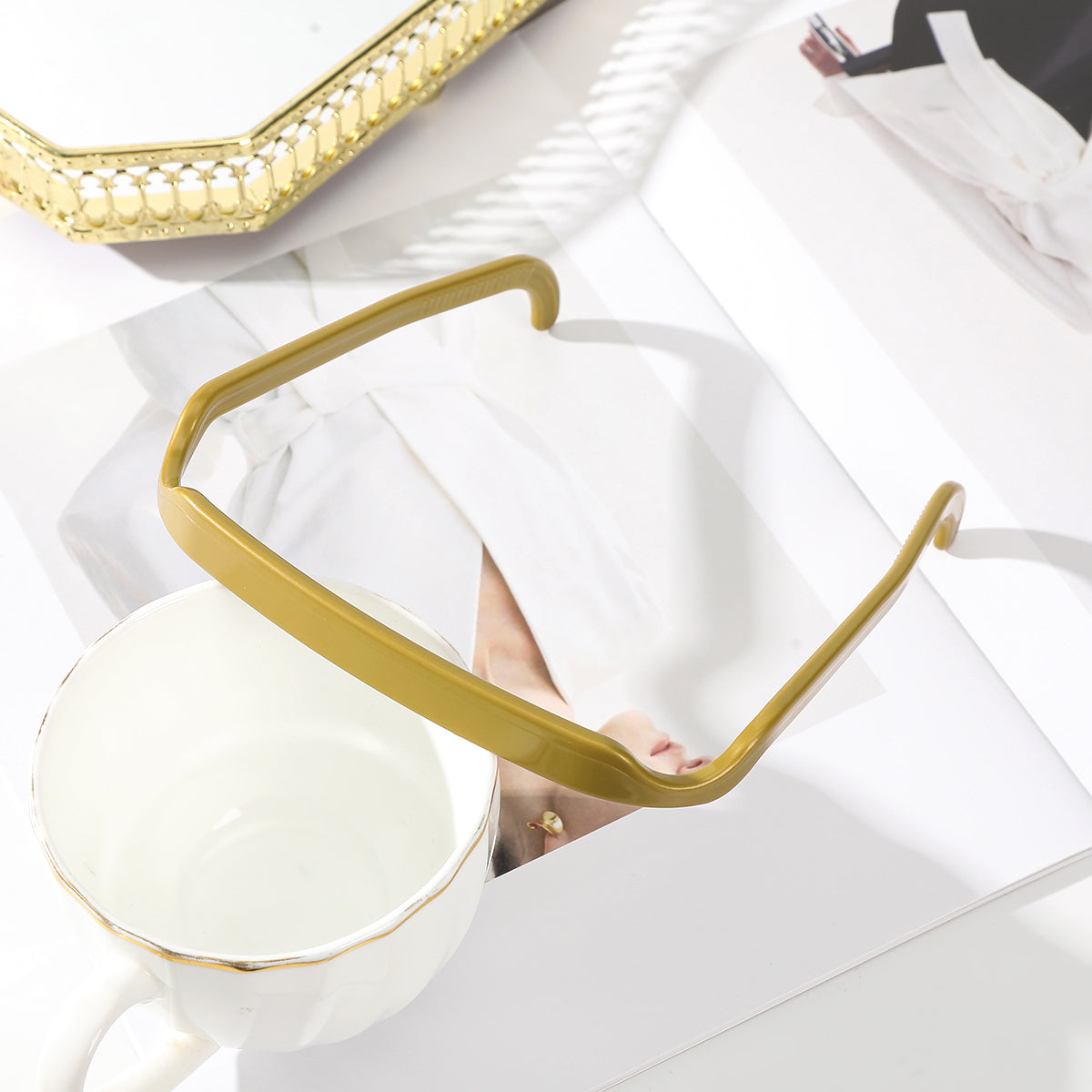 Invisible hair headband in gold color thin no slip headband for everyday styling (Color: Gold)