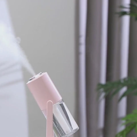 Magic Shadow air humidifier producing cool mist with soft ambient night light video
