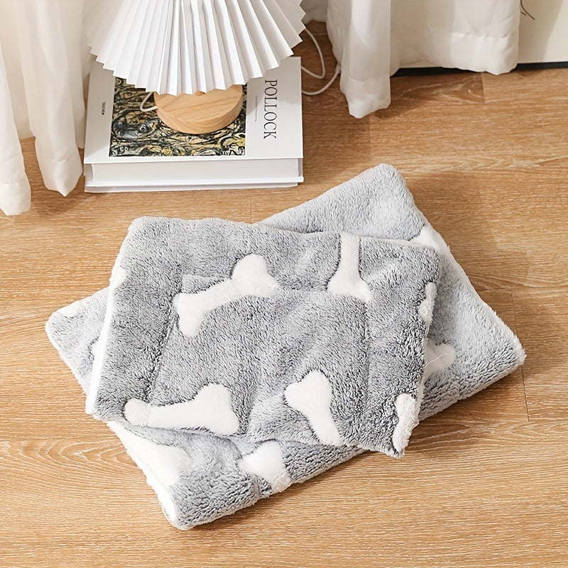 Two pieces of self-warming soft and washable sleeping bed mat for pets, cats and dogs