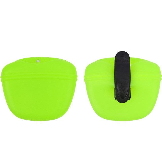 Silicone dog treat pouch in green color clip on training pouch for easy access treats (Color: Green)